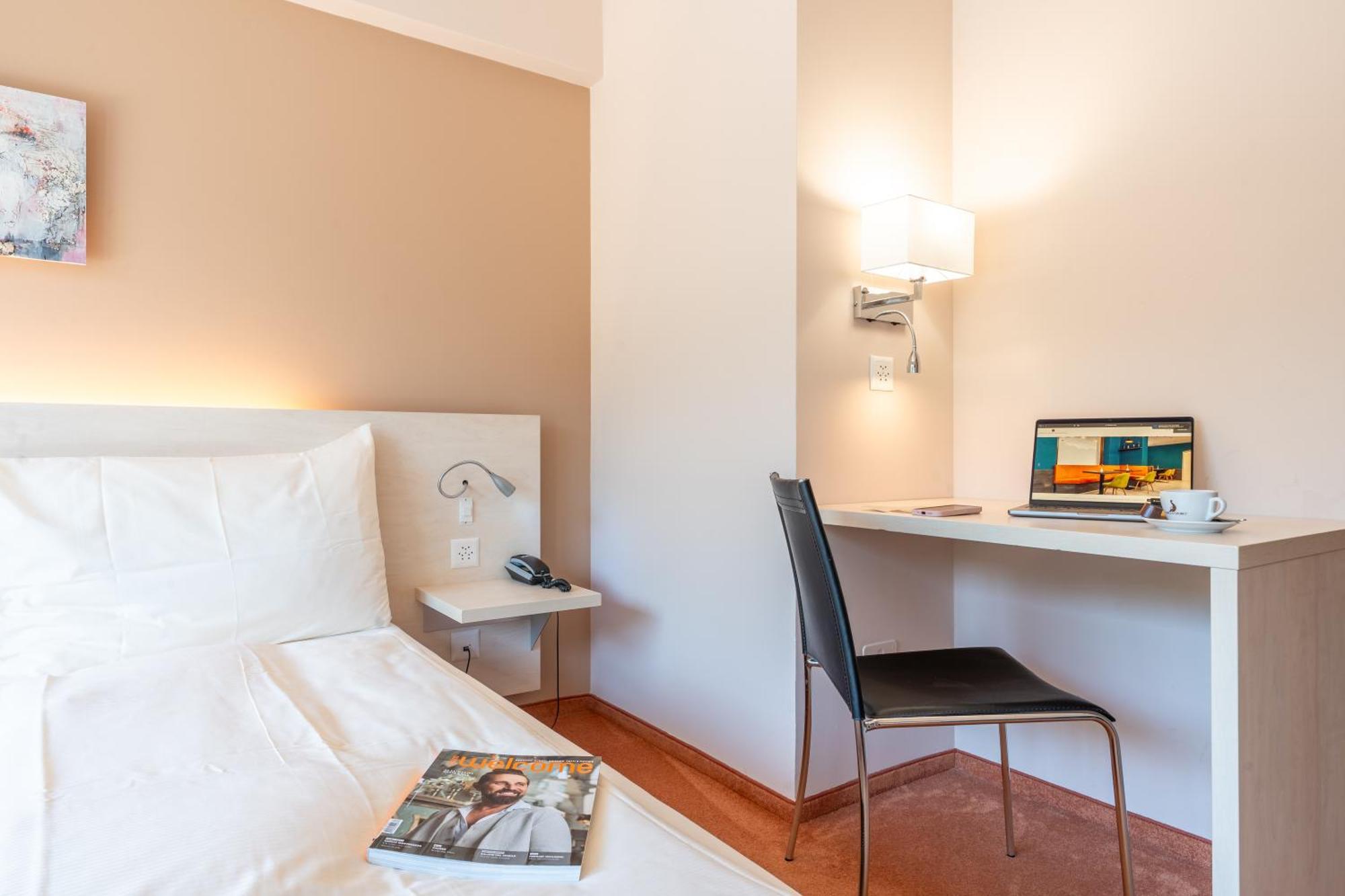 Hotel Unione เบลลินโซนา ภายนอก รูปภาพ