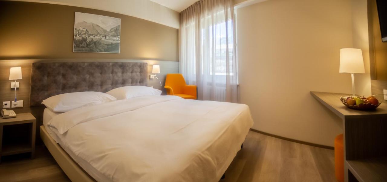 Hotel Unione เบลลินโซนา ภายนอก รูปภาพ